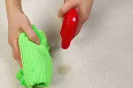 تنظيف السجاد من البقع